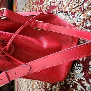 Louis Vuitton Red Women's Bag
